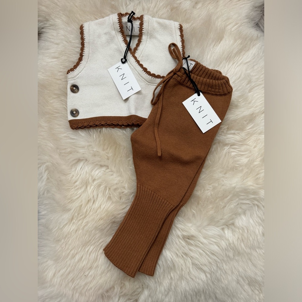 KNIT vest and legging set